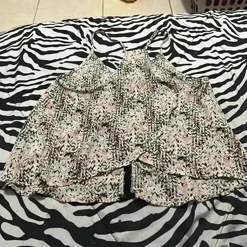 Multi Color Spaghetti Blouse - Picture 2 of 3
